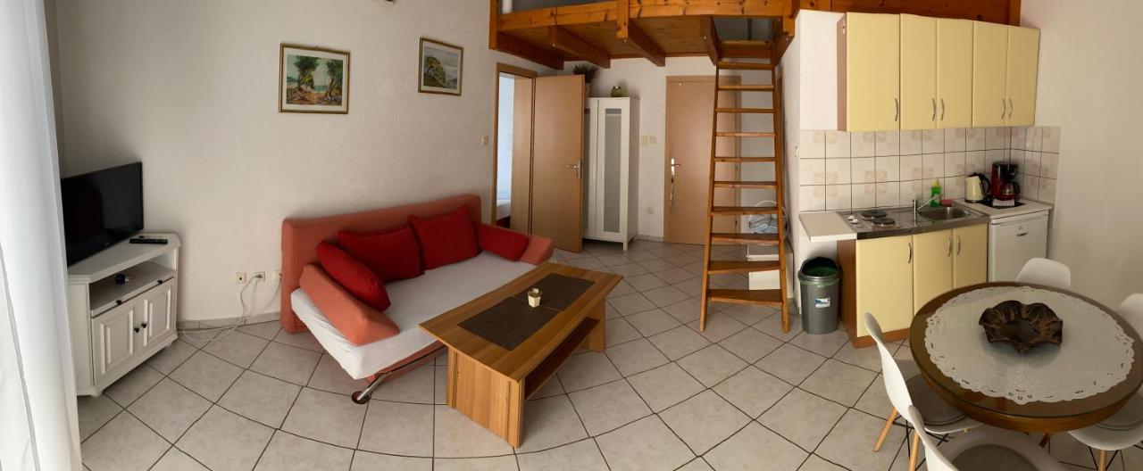 Apartment Simona Medulin