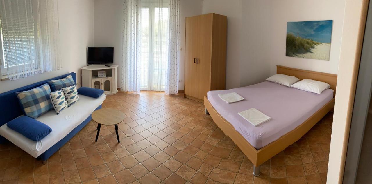 Simona Apartment *