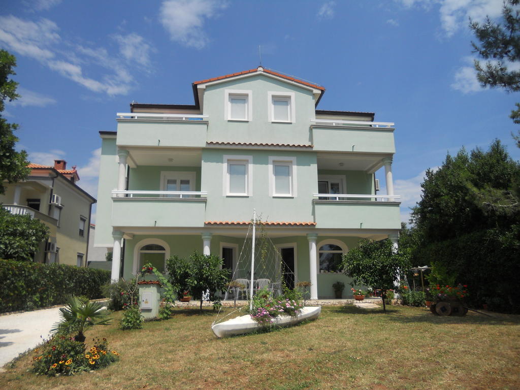 Apartment Simona Medulin