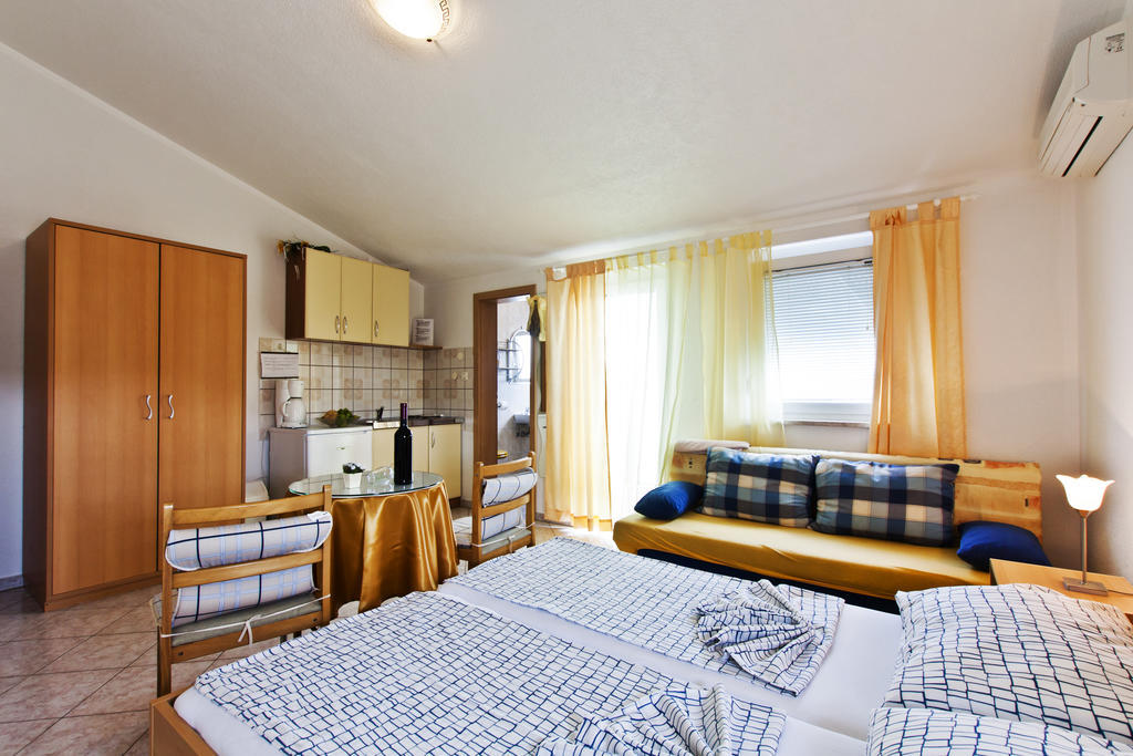 Apartment Simona Medulin
